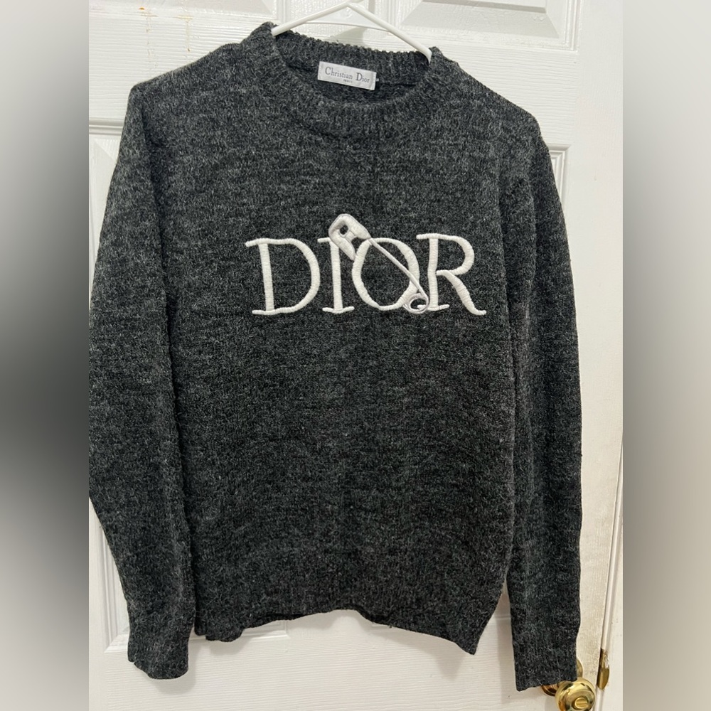 Fashion sweater